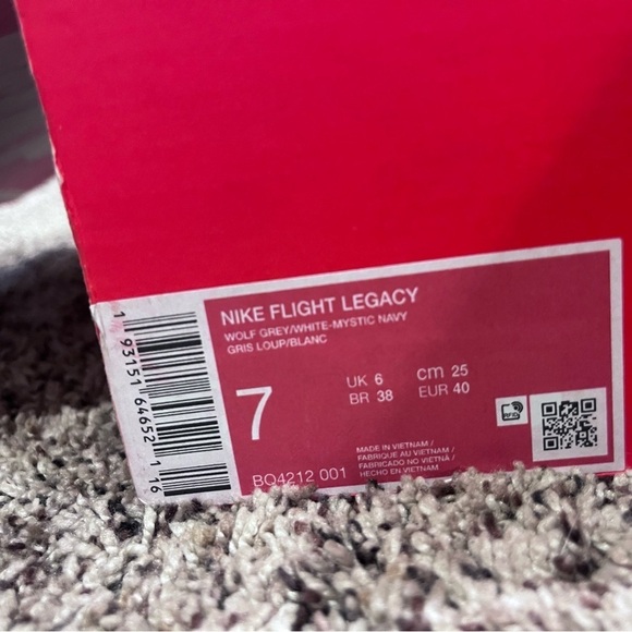 BRAND NEW IN BOX NIKE FLIGHT LEGACY HIGH TOP - Picture 4 of 4